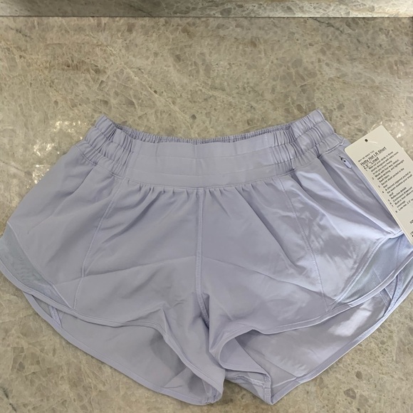 Lululemon Hotty Hot Short II 2.5" - Picture 5 of 11